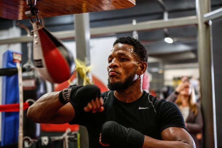 EXCLUSIVE – Sullivan Barrera: “Return of the fighting Island…”